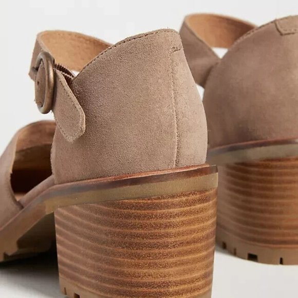 Seychelles Lock and Key Mary Jane Suede Heels Taupe 8M - Picture 3 of 6
